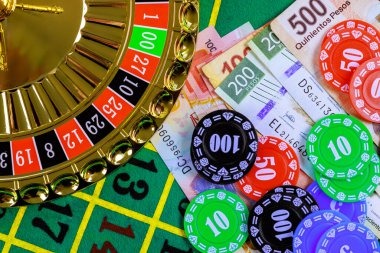 Hip Hop Panda slot interface showing reel layout and paytable on lucky apk